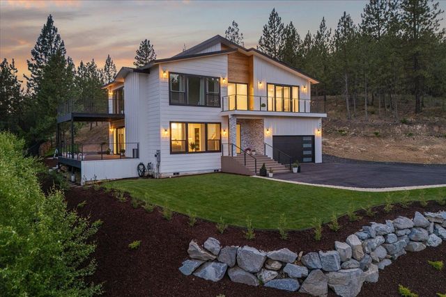 5825 N Del Rey Dr, Otis Orchards, WA 99027