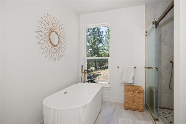 5825 N Del Rey Dr, Otis Orchards, WA 99027