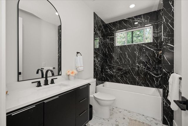 5825 N Del Rey Dr, Otis Orchards, WA 99027