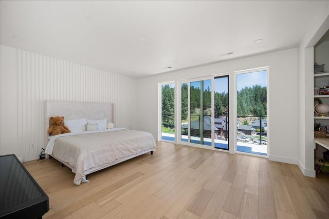 5825 N Del Rey Dr, Otis Orchards, WA 99027