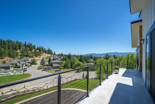 5825 N Del Rey Dr, Otis Orchards, WA 99027