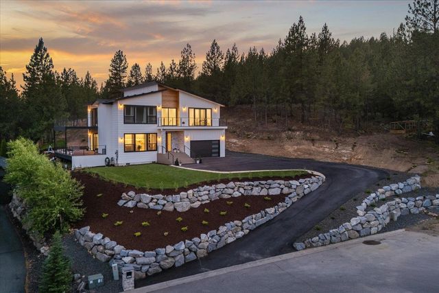 5825 N Del Rey Dr, Otis Orchards, WA 99027