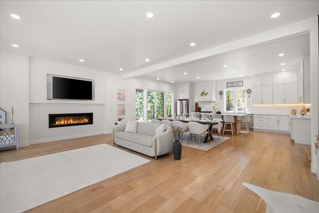 5825 N Del Rey Dr, Otis Orchards, WA 99027