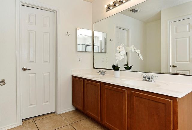 51 Wickerdale Place, The Woodlands, TX 77382