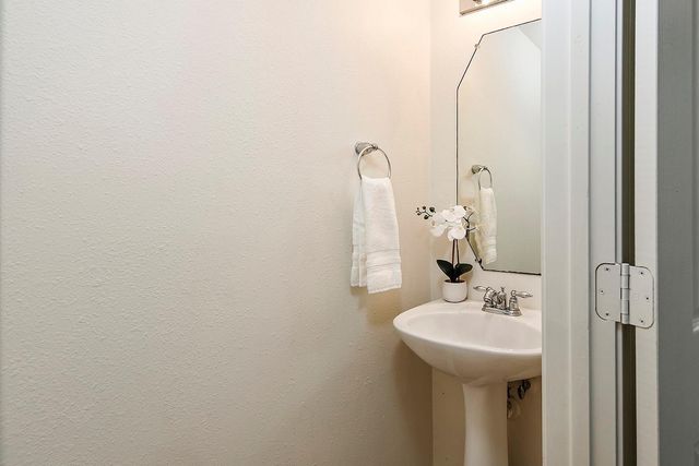 51 Wickerdale Place, The Woodlands, TX 77382