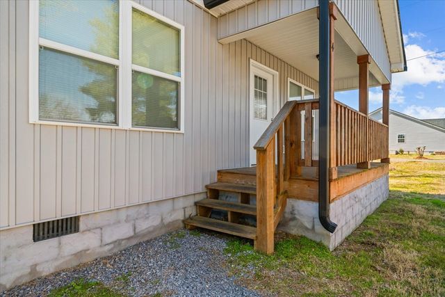 4 W 5th Avenue, Chatsworth, GA 30705