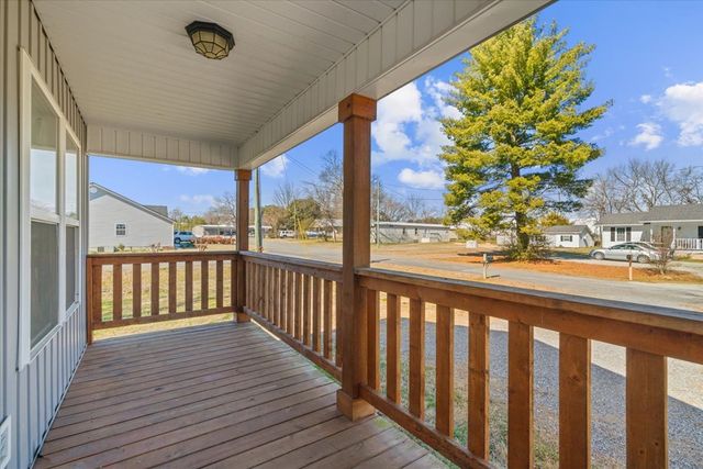 4 W 5th Avenue, Chatsworth, GA 30705