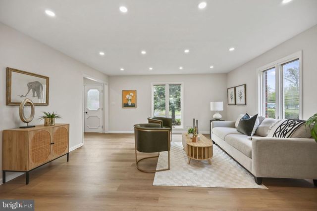 102 ROUTE 31 S, Pennington, NJ 08534