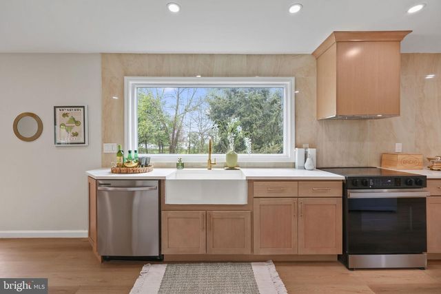 102 ROUTE 31 S, Pennington, NJ 08534