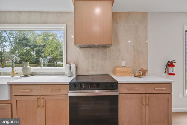 102 ROUTE 31 S, Pennington, NJ 08534