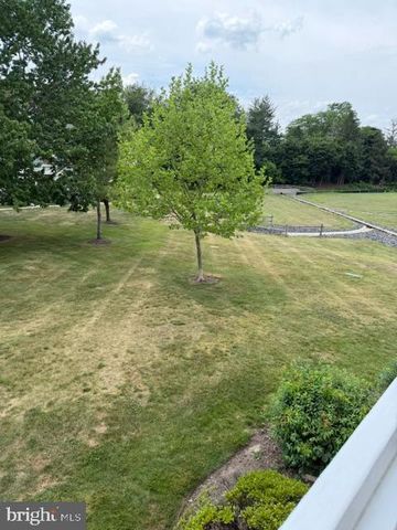 212 MILL RUN WEST, Hightstown, NJ 08520