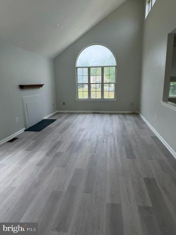 212 MILL RUN WEST, Hightstown, NJ 08520