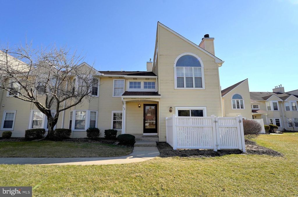 212 MILL RUN WEST, Hightstown, NJ 08520