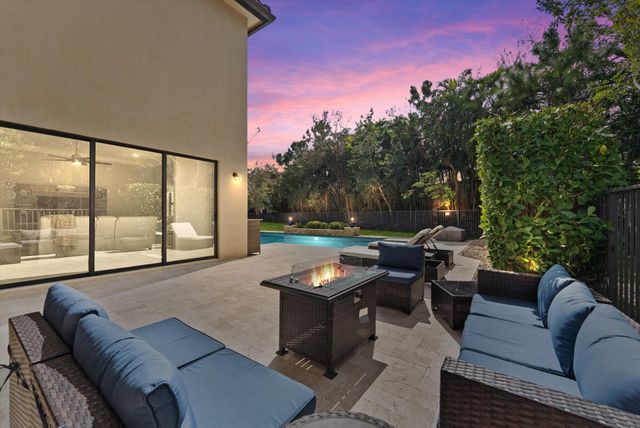 16945 Bridge Crossing Circle, Delray Beach, FL 33446