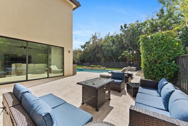 16945 Bridge Crossing Circle, Delray Beach, FL 33446