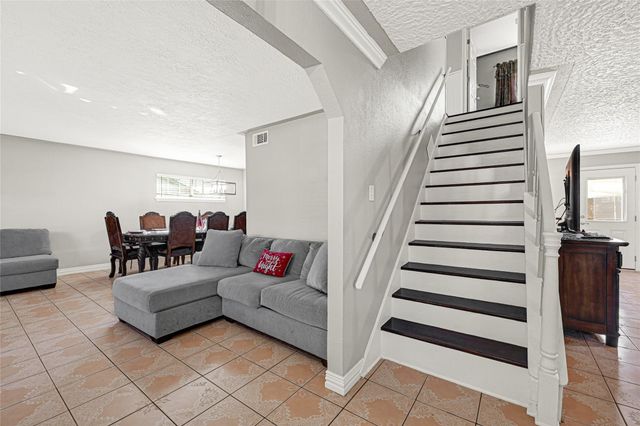 5007 Inverness Drive, Baytown, TX 77521