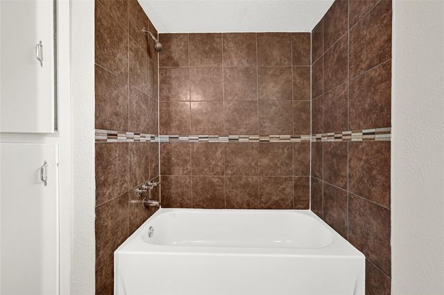 5007 Inverness Drive, Baytown, TX 77521