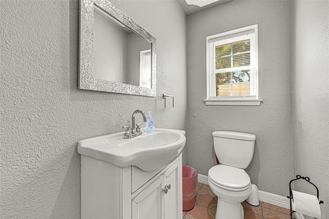 5007 Inverness Drive, Baytown, TX 77521