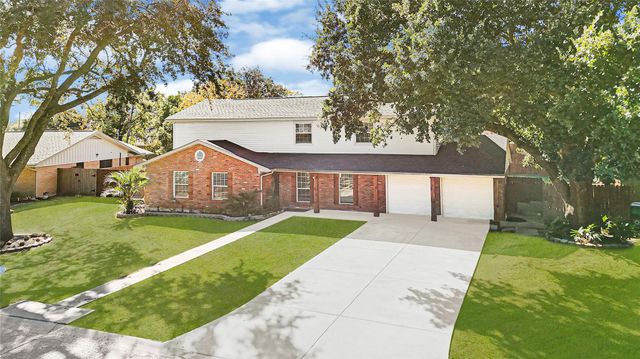 5007 Inverness Drive, Baytown, TX 77521