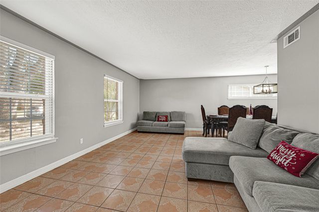 5007 Inverness Drive, Baytown, TX 77521