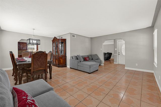 5007 Inverness Drive, Baytown, TX 77521