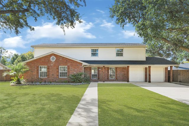 5007 Inverness Drive, Baytown, TX 77521