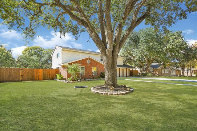 5007 Inverness Drive, Baytown, TX 77521