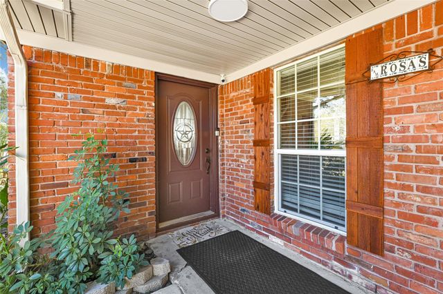 5007 Inverness Drive, Baytown, TX 77521