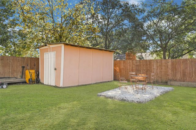 5007 Inverness Drive, Baytown, TX 77521