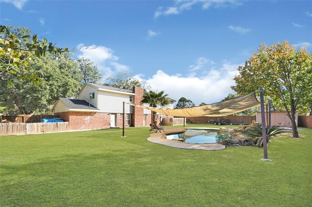 5007 Inverness Drive, Baytown, TX 77521