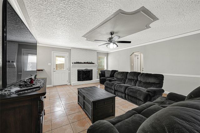 5007 Inverness Drive, Baytown, TX 77521