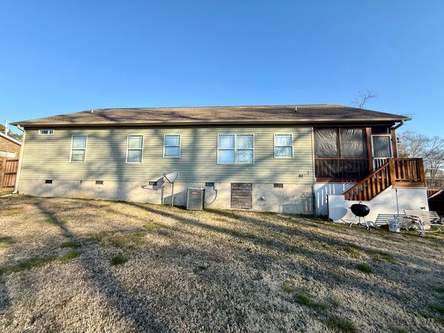 1136 W State Line Road, Rossville, GA 30741