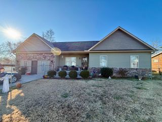 1136 W State Line Road, Rossville, GA 30741