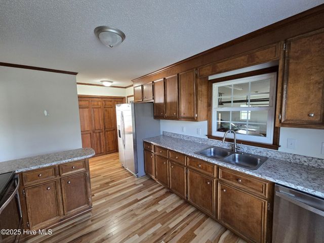 939 Teakwood Drive, Greenville, NC 27834