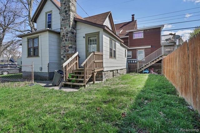 309 12th Street, Port Huron, MI 48060