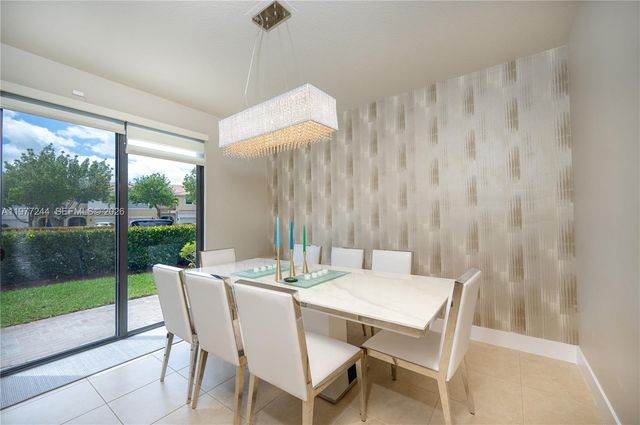 340 NE 194th Ln, Miami, FL 33179