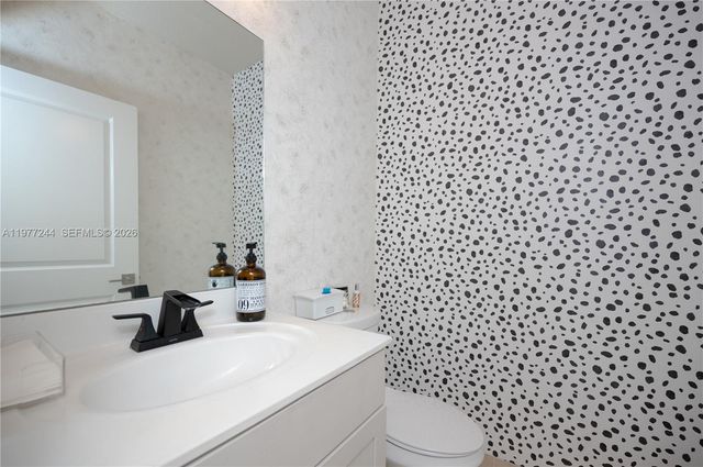 340 NE 194th Ln, Miami, FL 33179