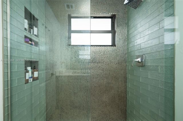 340 NE 194th Ln, Miami, FL 33179