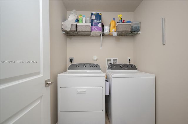 340 NE 194th Ln, Miami, FL 33179