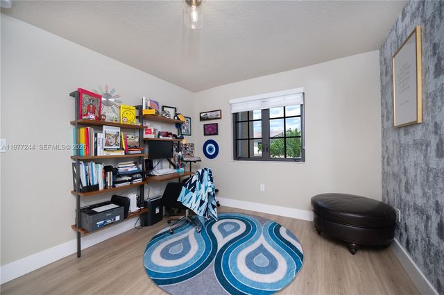 340 NE 194th Ln, Miami, FL 33179