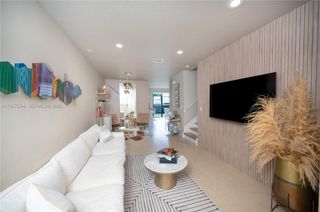 340 NE 194th Ln, Miami, FL 33179