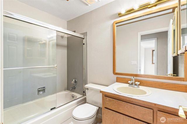 6811 59th Drive NE, Marysville, WA 98270