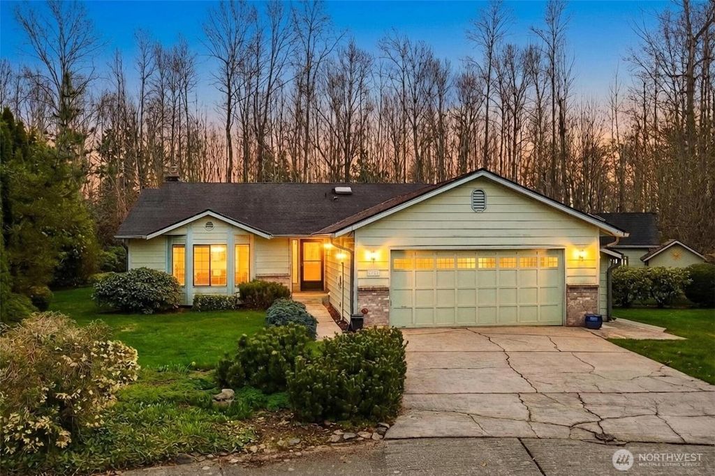 6811 59th Drive NE, Marysville, WA 98270