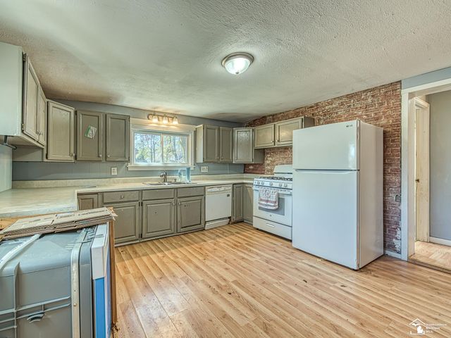 115 Grove Street, Hudson, MI 49247