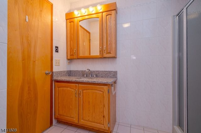 675 Raritan Rd 12, Clark Twp., NJ 07066