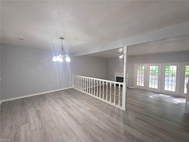 812 S Lake CIR, Chesapeake, VA 23322