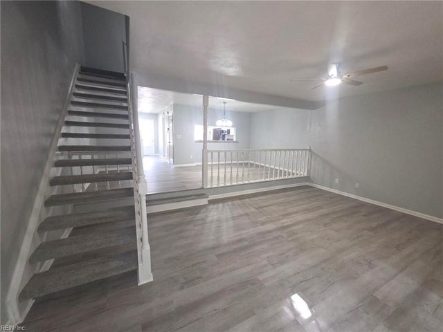 812 S Lake CIR, Chesapeake, VA 23322