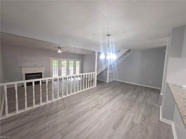 812 S Lake CIR, Chesapeake, VA 23322