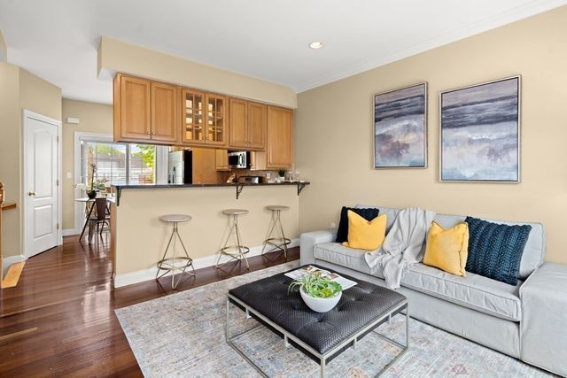 72 Exchange St 1, Waltham, MA 02451