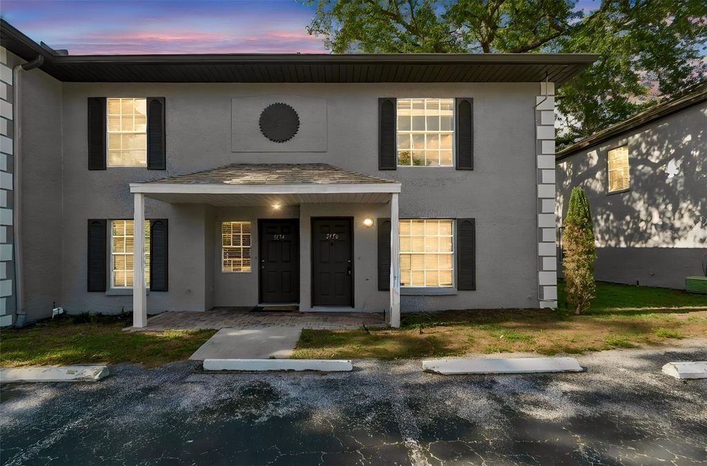 Image 3 of property listing at 5156 SUNRIDGE PALMS DRIVE, Tampa, FL 33617